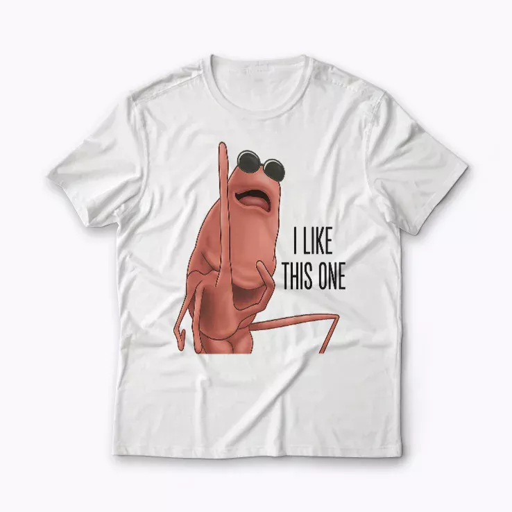 marcus vr T-shirt featuring a unique design.